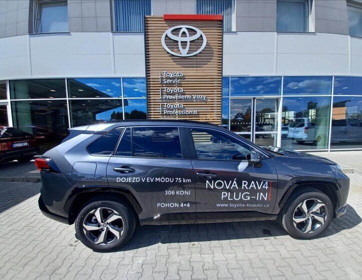 Toyota RAV4 SUV / Terénní 2,5 l 136 kw