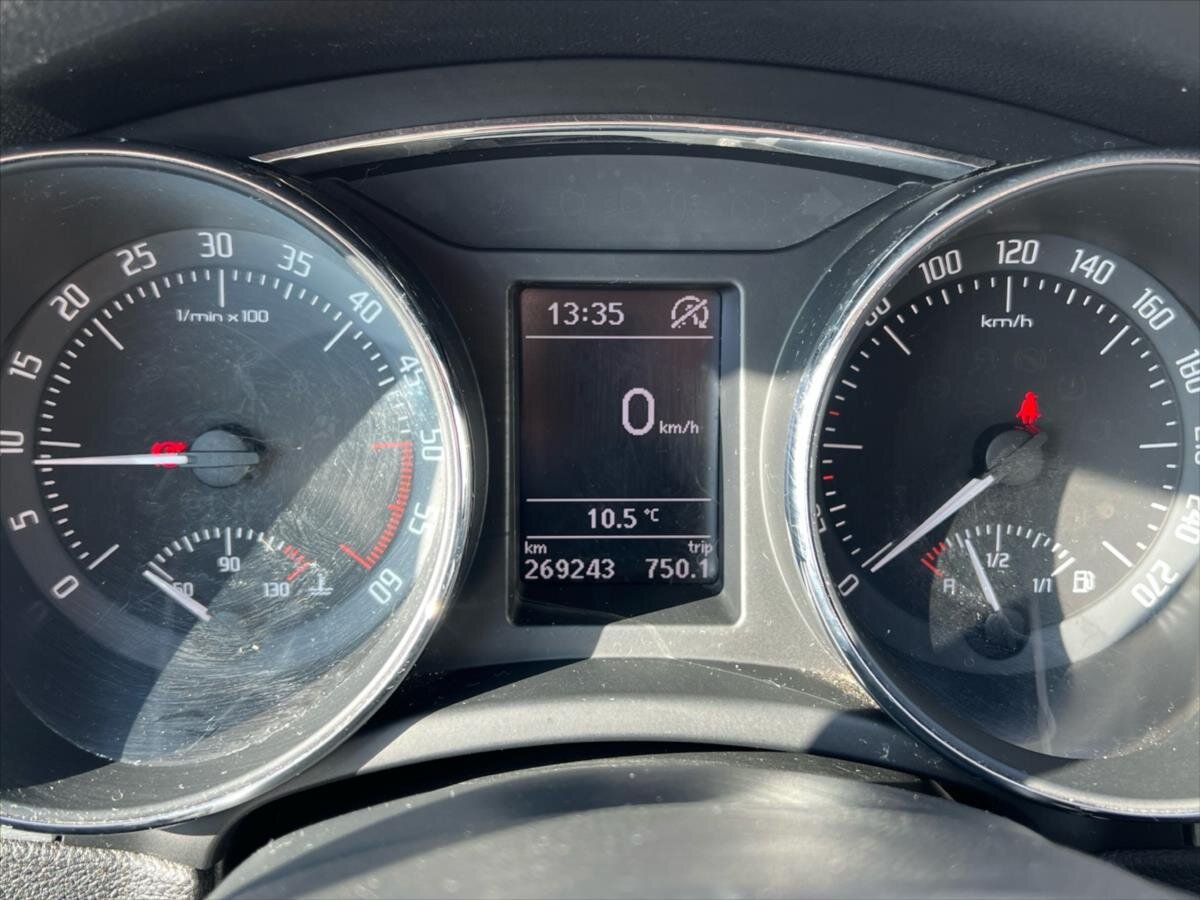 Škoda Superb Kombi 2,0 l 103 kw