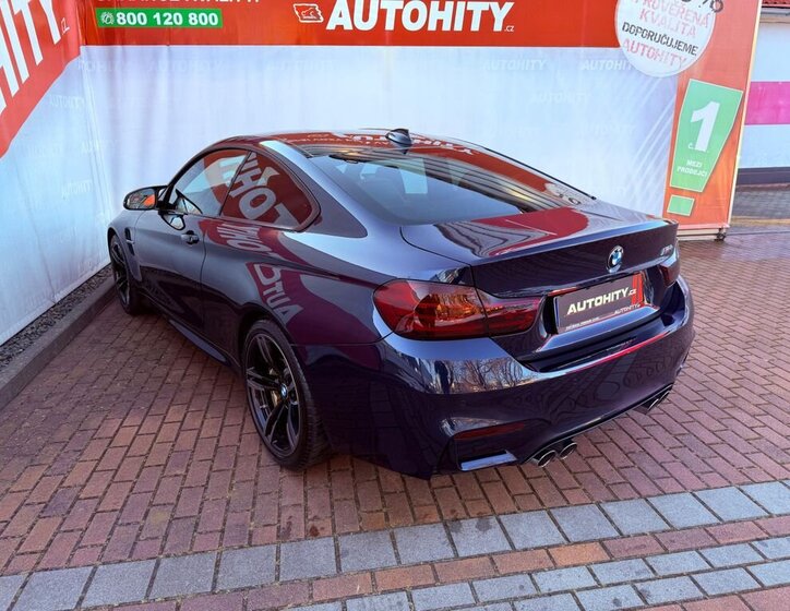 BMW M4 Kupé 3,0 l 317 kw