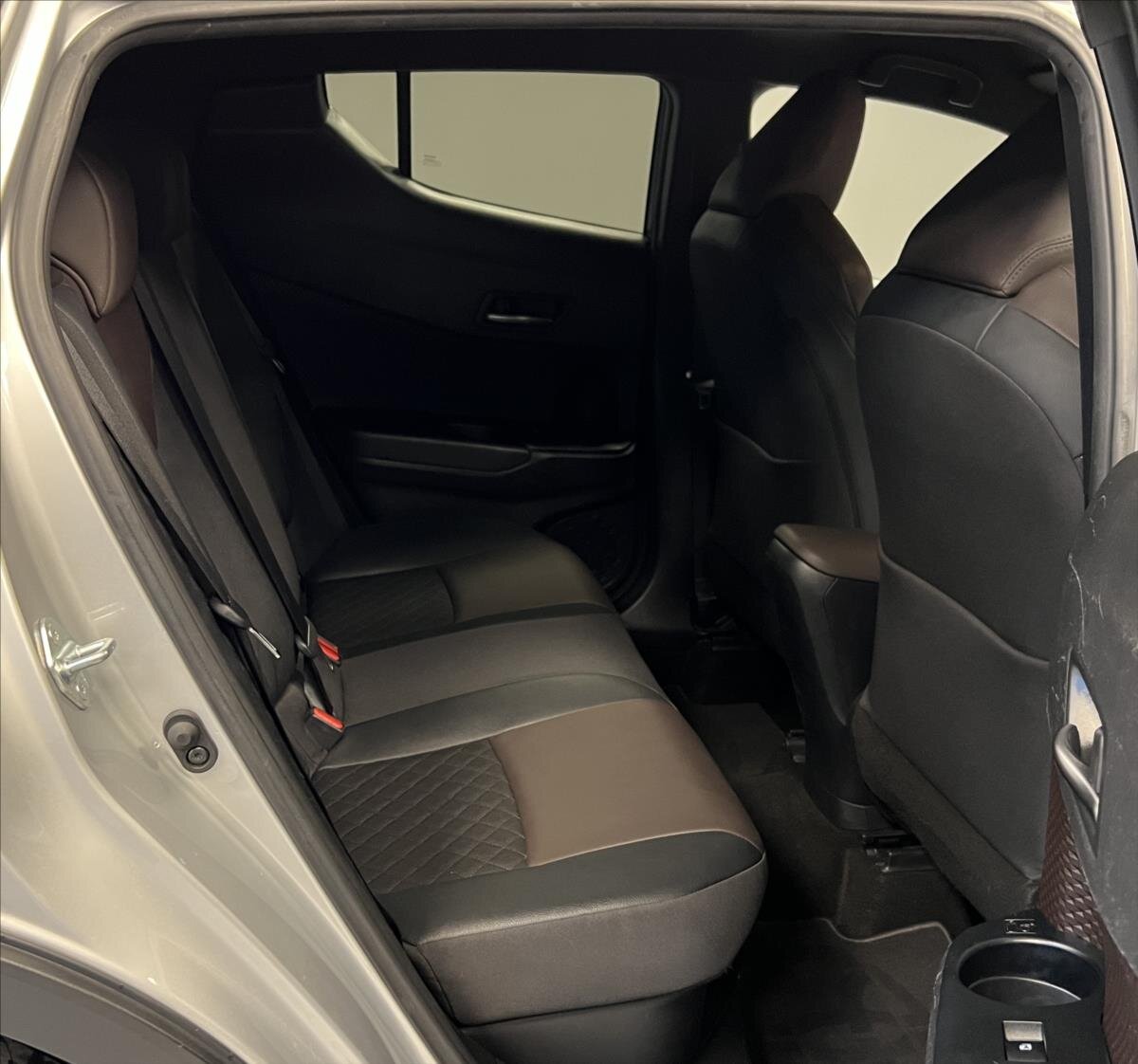 Toyota C-HR Hatchback 1,8 l 72 kw