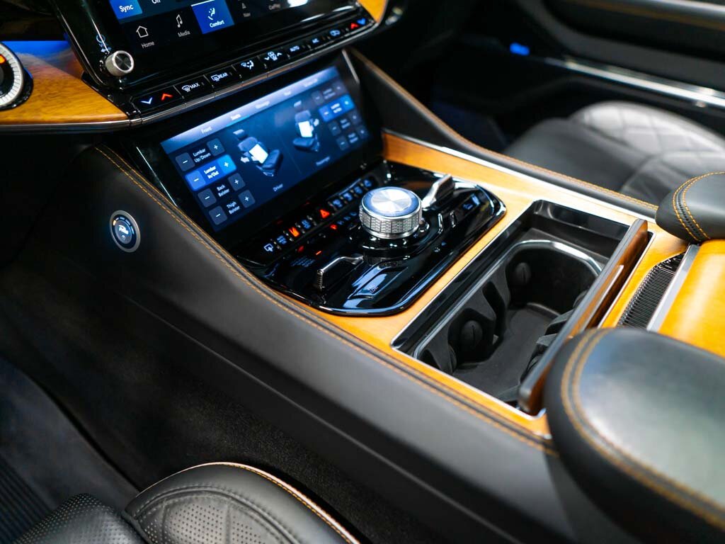 Jeep Grand Wagoneer SUV / Terénní 6,4 l 351 kw