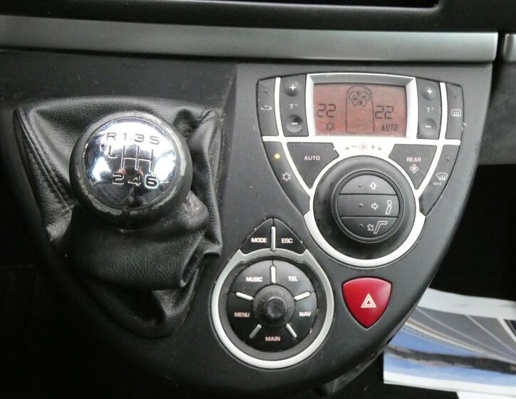 Peugeot 807 MPV 2,0 l 100 kw