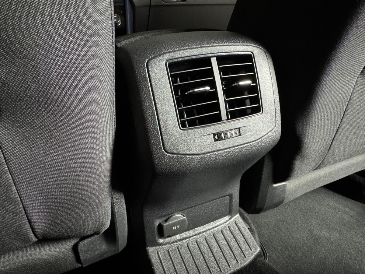 Volkswagen T-Roc SUV / Terénní 1,5 l 110 kw