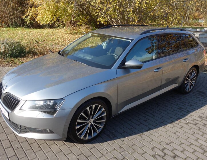Škoda Superb 9