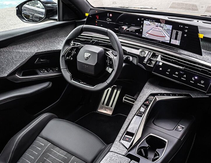 Peugeot 3008 SUV / Terénní 1,2 l 107 kw