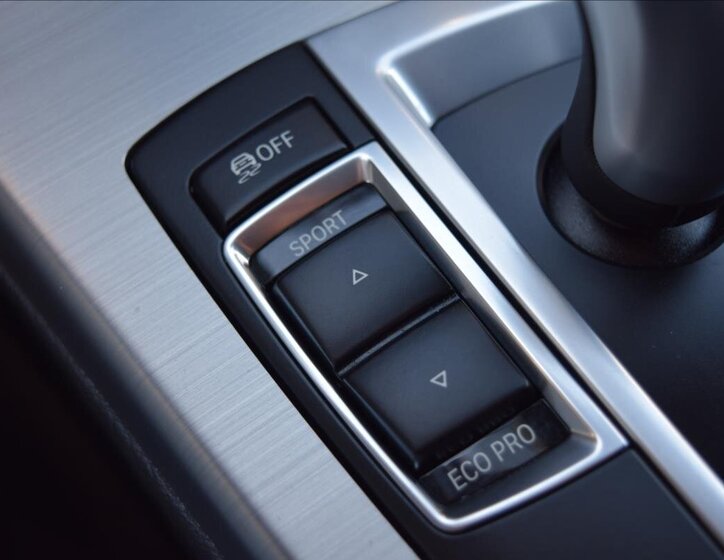 BMW X4 Sedan 2,0 l 140 kw