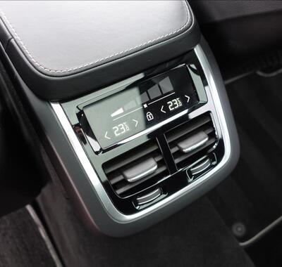 Volvo V90 38
