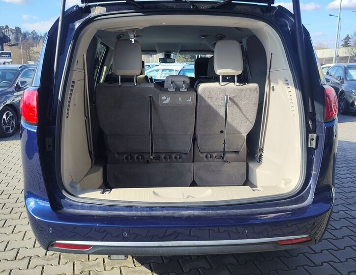 Chrysler Pacifica MPV 3,6 l 211 kw