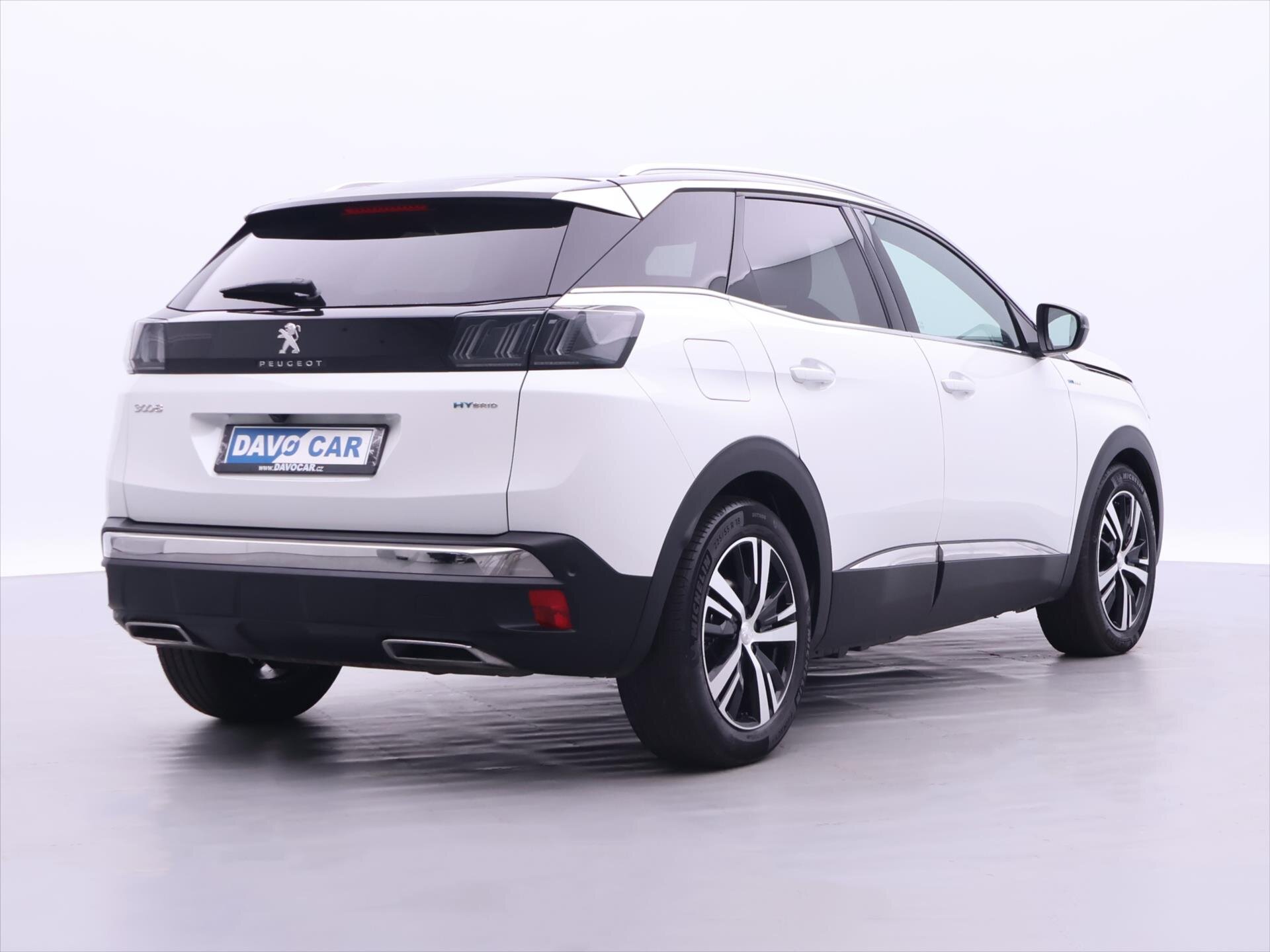 Peugeot 3008 SUV 1,6 l 133 kw