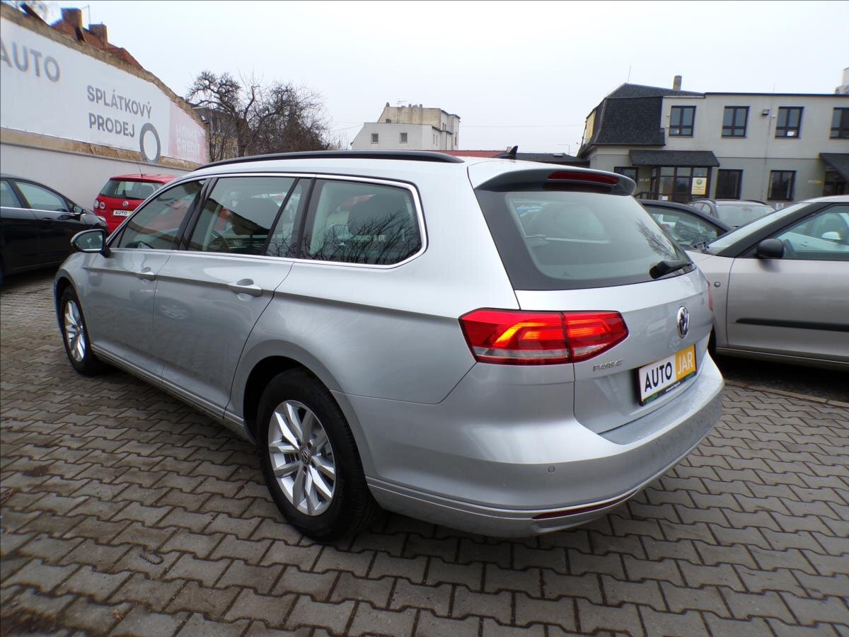 Volkswagen Passat Kombi 1,6 l 88 kw