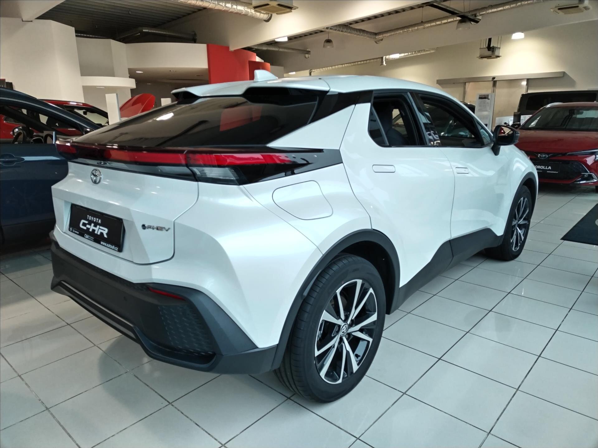 Toyota C-HR CUV / Crossover 0,0 162 kw