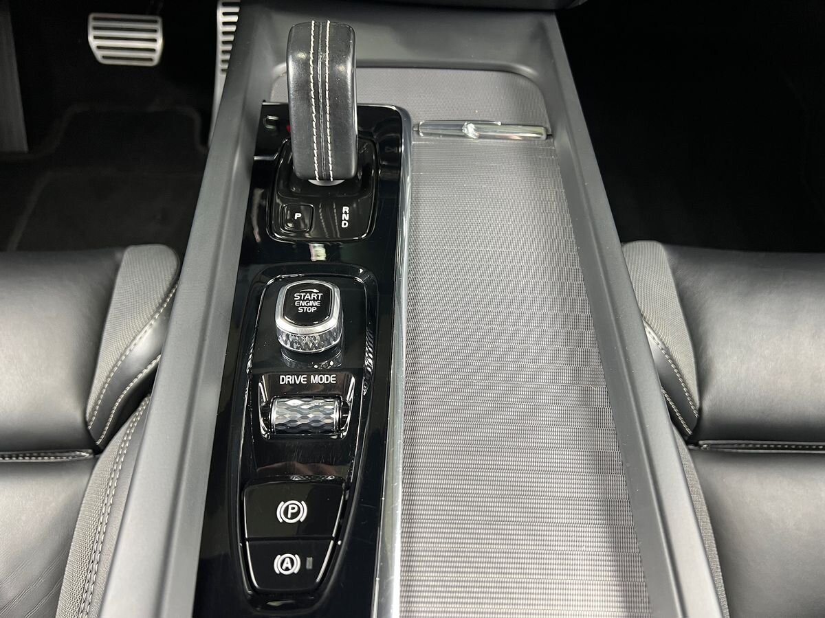 Volvo XC60 SUV / Terénní 2,0 l 288 kw