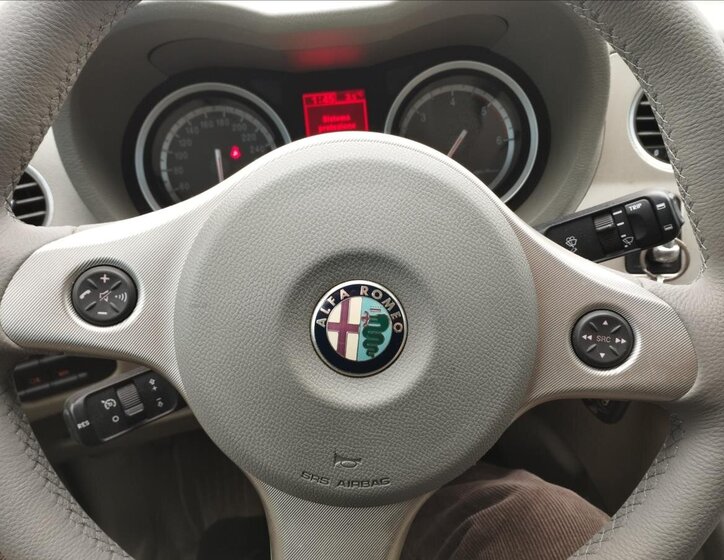 Alfa Romeo 159 Sedan 1,9 l 110 kw