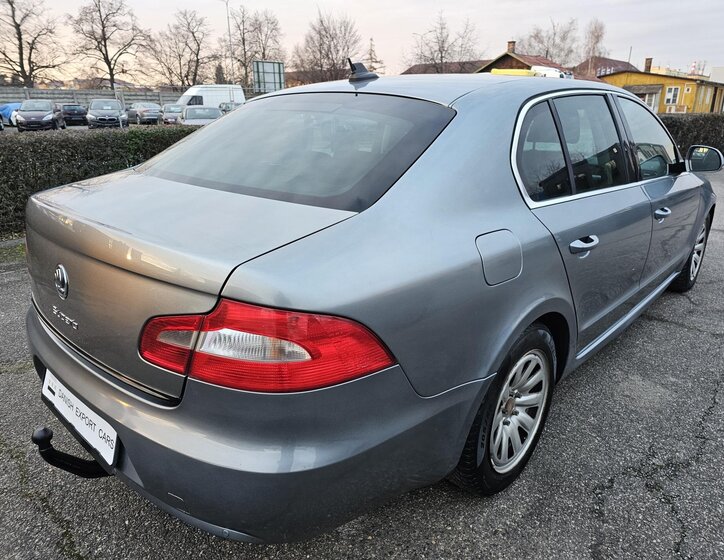 Škoda Superb 9