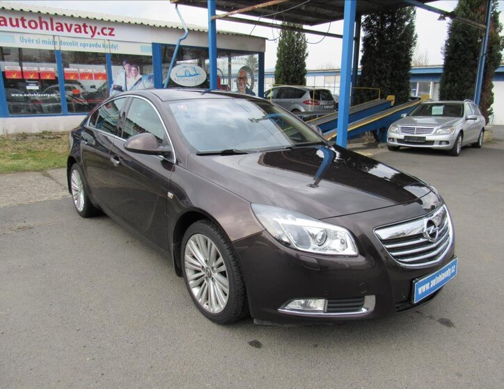 Opel Insignia Sedan / Limuzína 2,0 l 118 kw