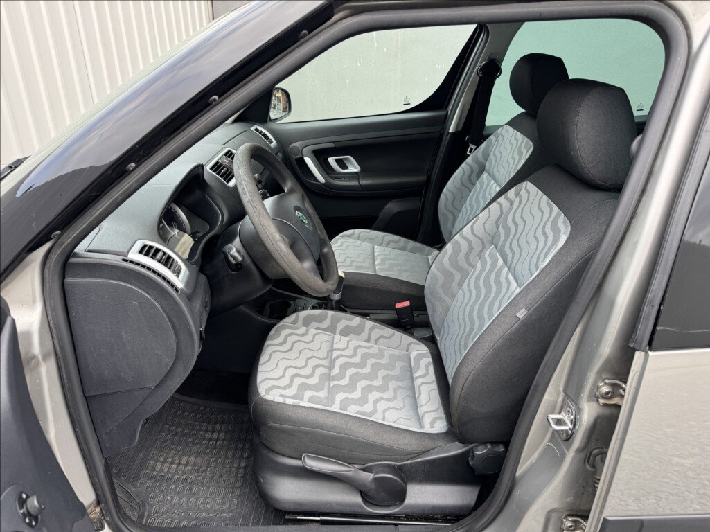 Škoda Roomster Kombi 1,2 l 51 kw