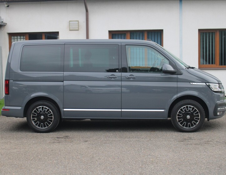 Volkswagen Multivan 5