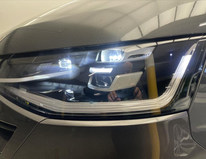 Volkswagen Caravelle 20