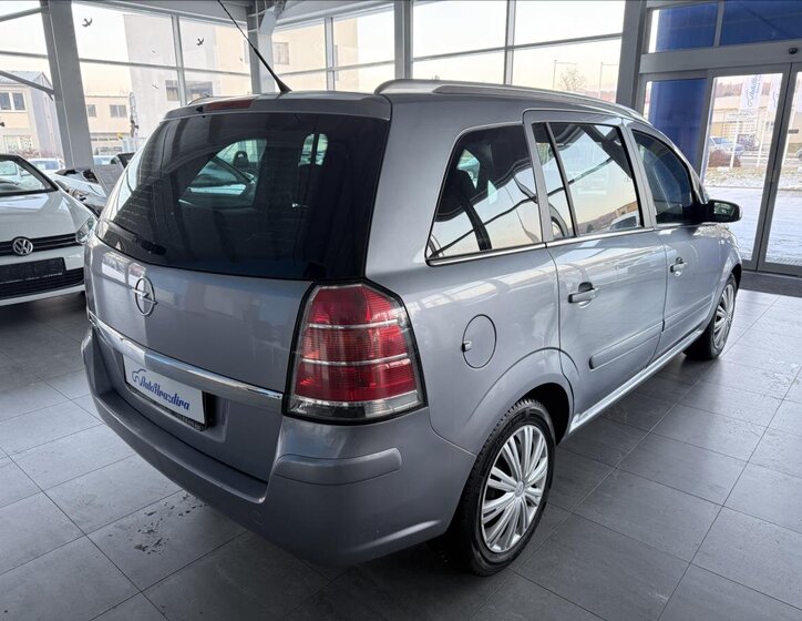 Opel Zafira 6