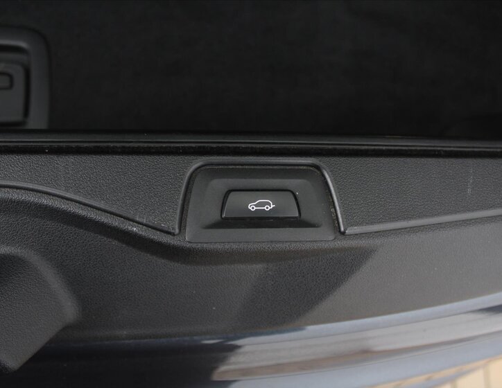 BMW X5 SUV / Terénní 3,0 l 195 kw