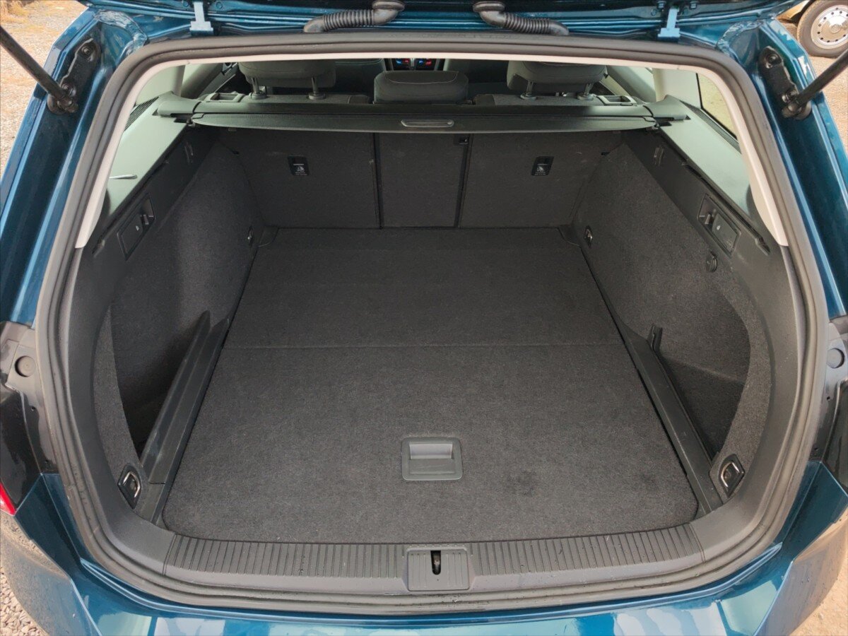 Volkswagen Passat Kombi 1,5 l 110 kw