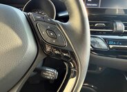 Toyota C-HR SUV 1,8 l 72 kw