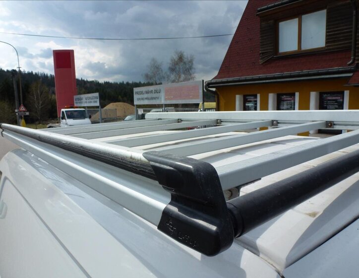 Volkswagen Caddy Skříň 1,6 l 75 kw