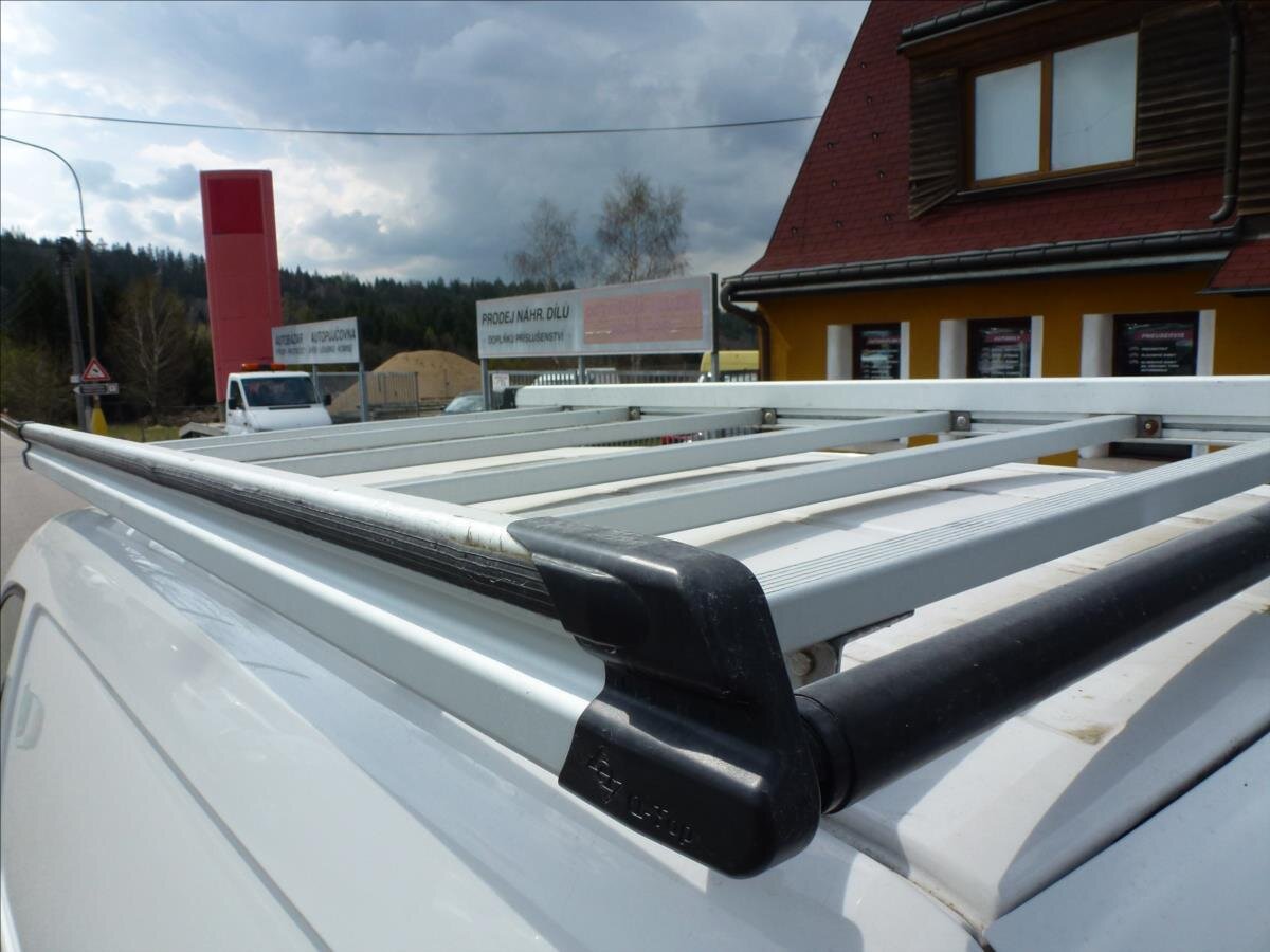 Volkswagen Caddy Skříň 1,6 l 75 kw