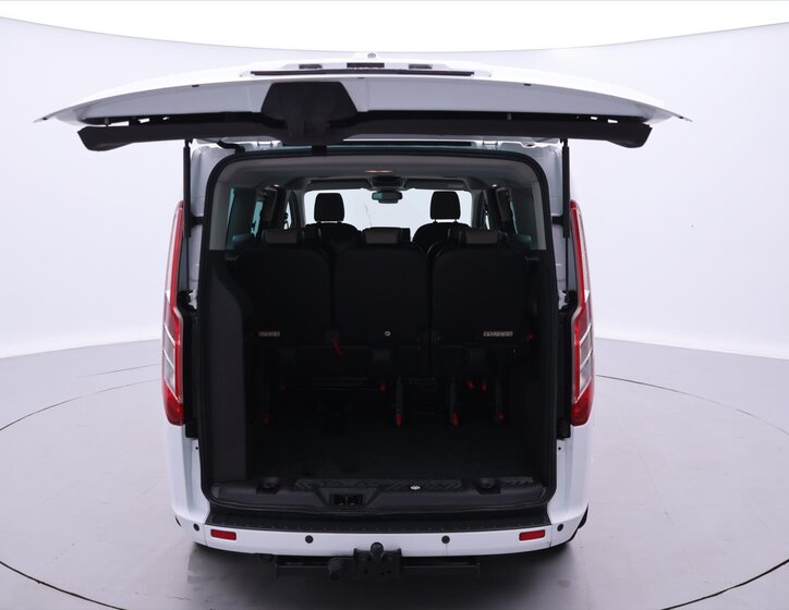 Ford Tourneo Custom 9
