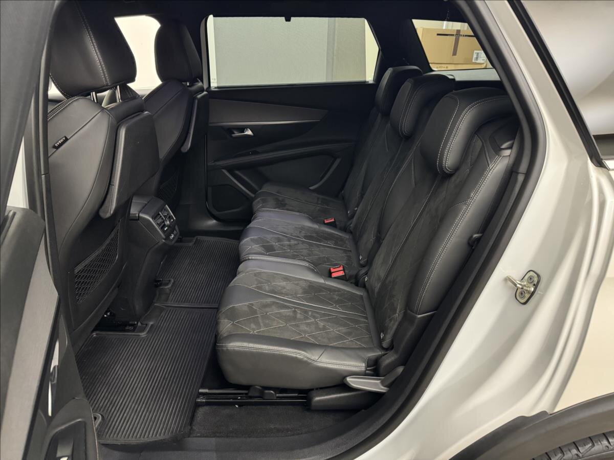 Peugeot 5008 SUV 2,0 l 133 kw