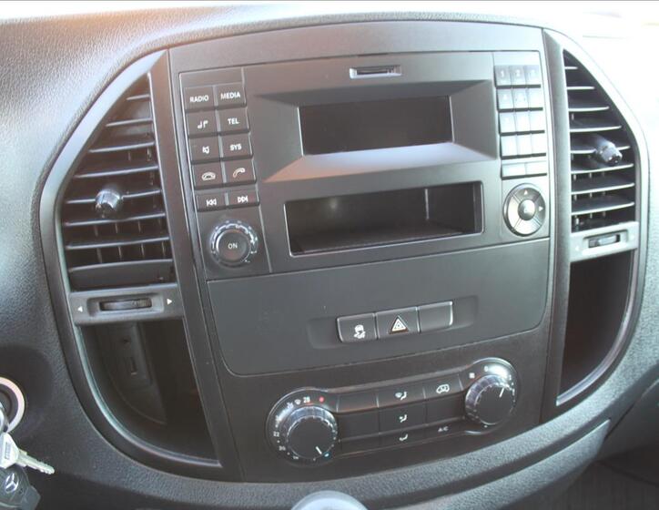 Mercedes-Benz Vito 10
