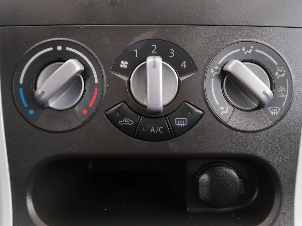 Suzuki Splash Hatchback 996,0 50 kw