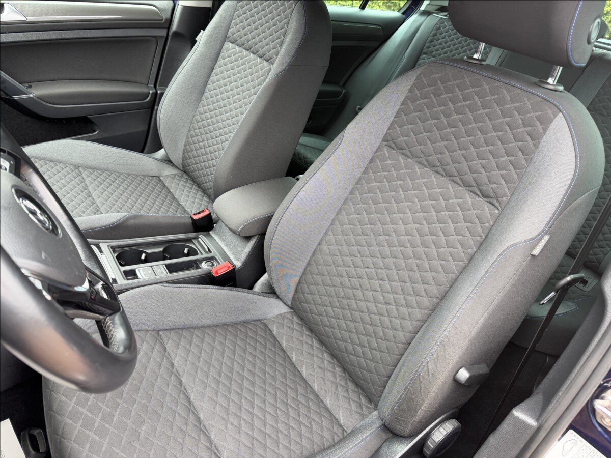 Volkswagen Golf Hatchback 999,0 85 kw