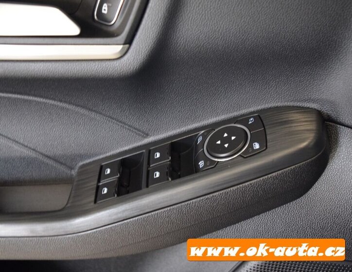 Ford Kuga SUV / Terénní 2,5 l 112 kw