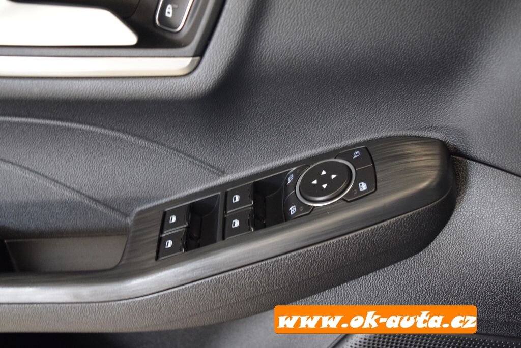 Ford Kuga SUV / Terénní 2,5 l 112 kw