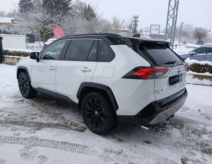 Toyota RAV4 SUV 2,5 l 131 kw