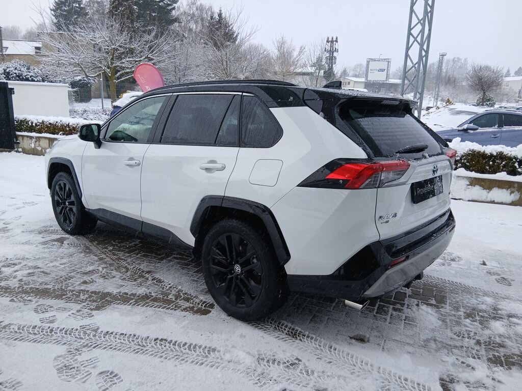 Toyota RAV4 SUV 2,5 l 131 kw