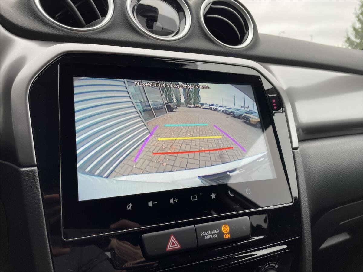 Suzuki Vitara SUV / Terénní 1,4 l 81 kw