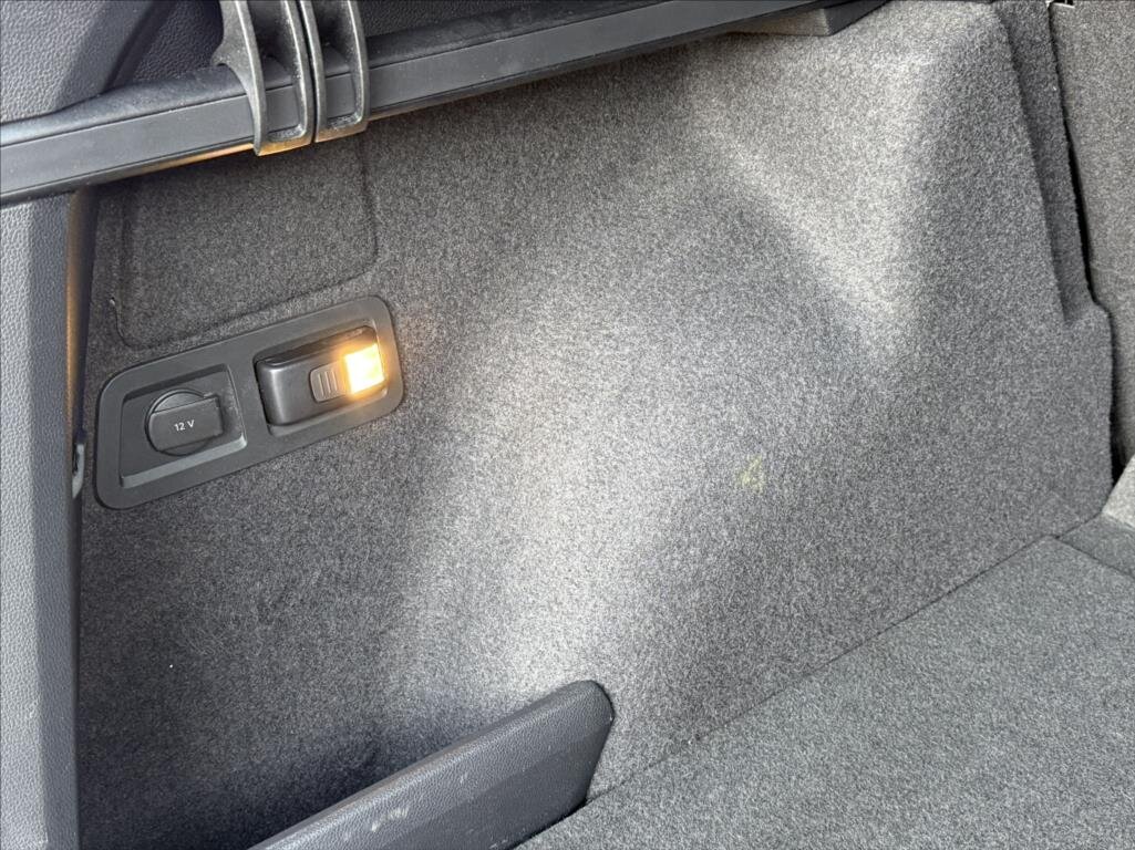 Škoda Karoq SUV / Terénní 1,6 l 85 kw