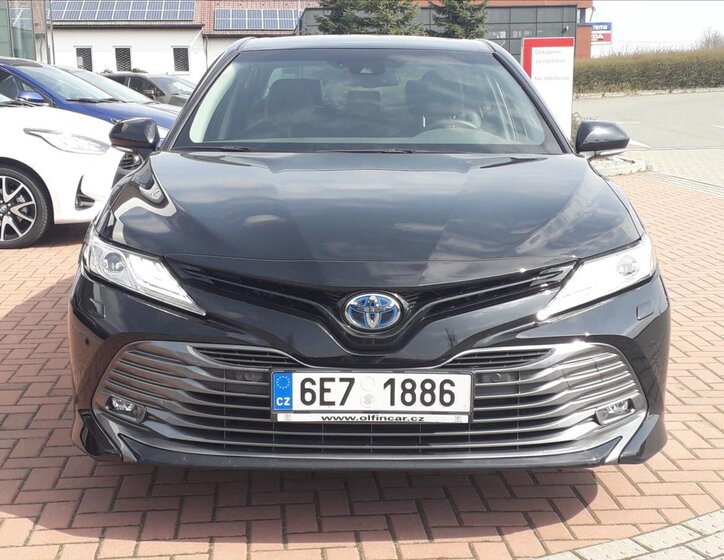Toyota Camry 3