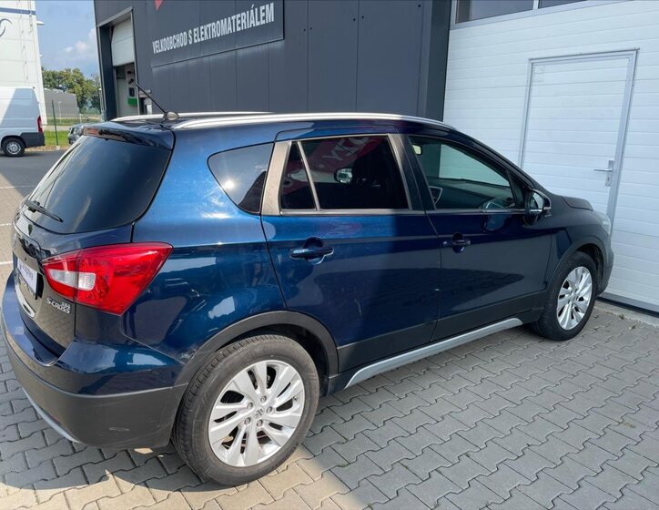 Suzuki SX4 S-Cross 4