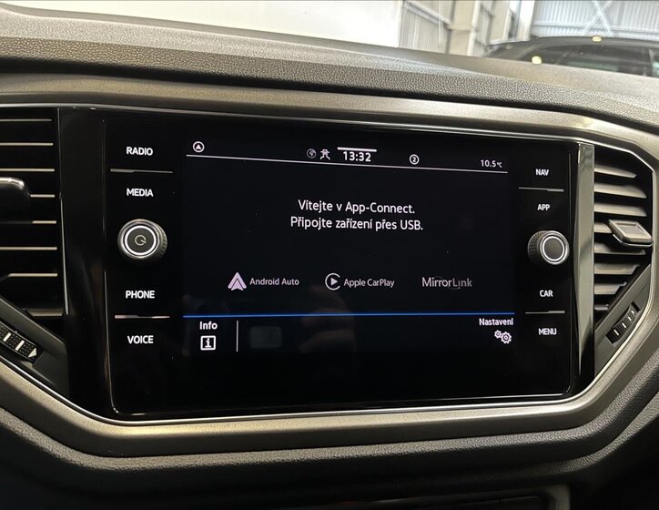 Volkswagen T-Roc SUV 1,5 l 110 kw