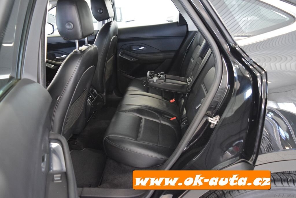 Jaguar F-Pace SUV 2,0 l 110 kw