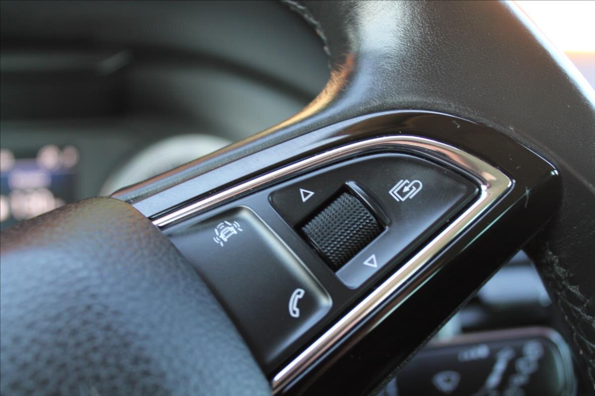 Škoda Karoq SUV / Terénní 1,5 l 110 kw