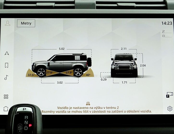 Land Rover Defender 27