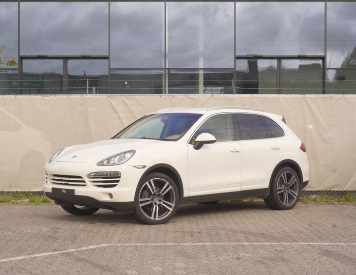 Porsche Cayenne SUV 3,0 l 176 kw