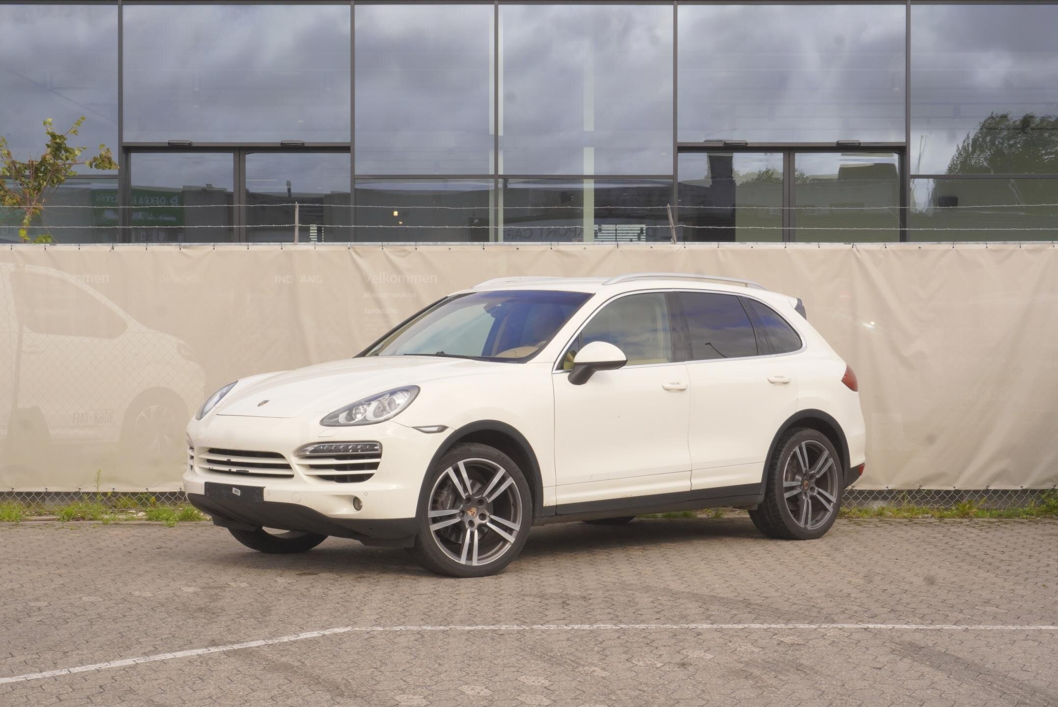 Porsche Cayenne SUV 3,0 l 176 kw