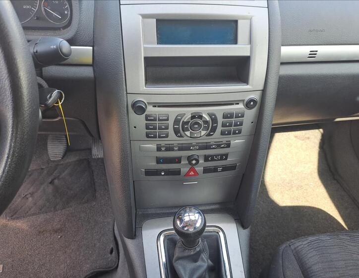 Peugeot 407 12