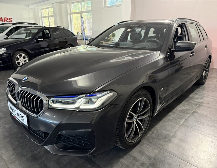BMW Řada 5 Kombi 3,0 l 210 kw