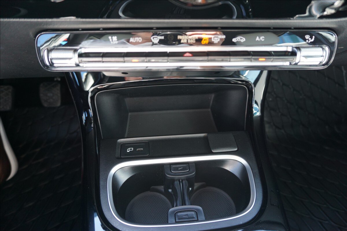 Mercedes-Benz Třídy A Sedan / Limuzína 1,3 l 100 kw